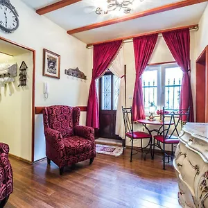 Emperor's Apartment Split